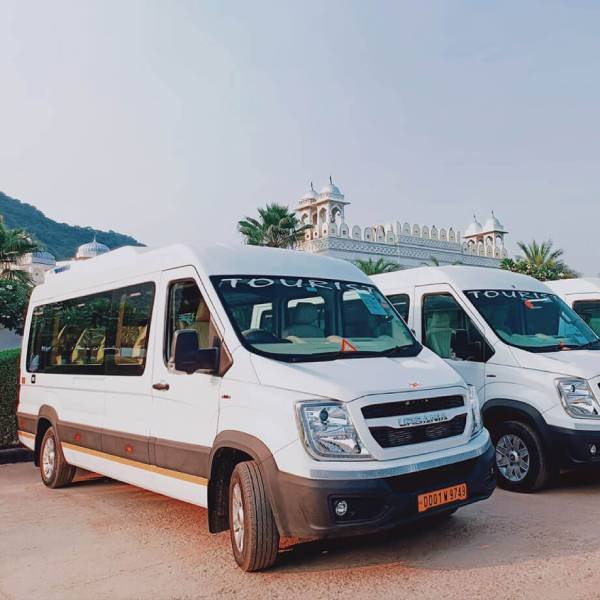 Urbania Tempo Traveller for Wedding